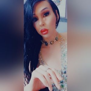 Meet your Posher, Alora